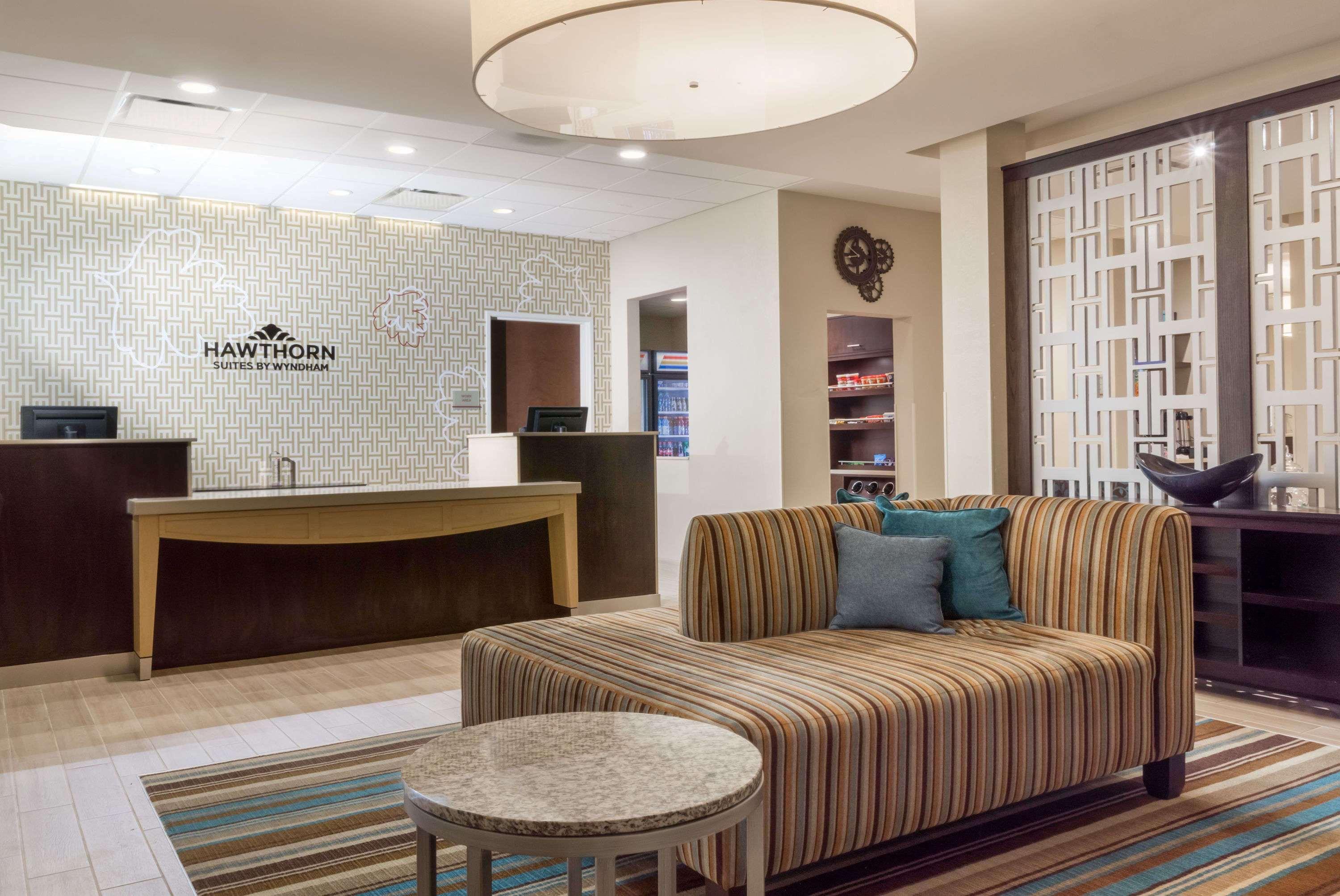 Hawthorn Suites By Wyndham Wheeling At The Highlands Triadelphia Ngoại thất bức ảnh