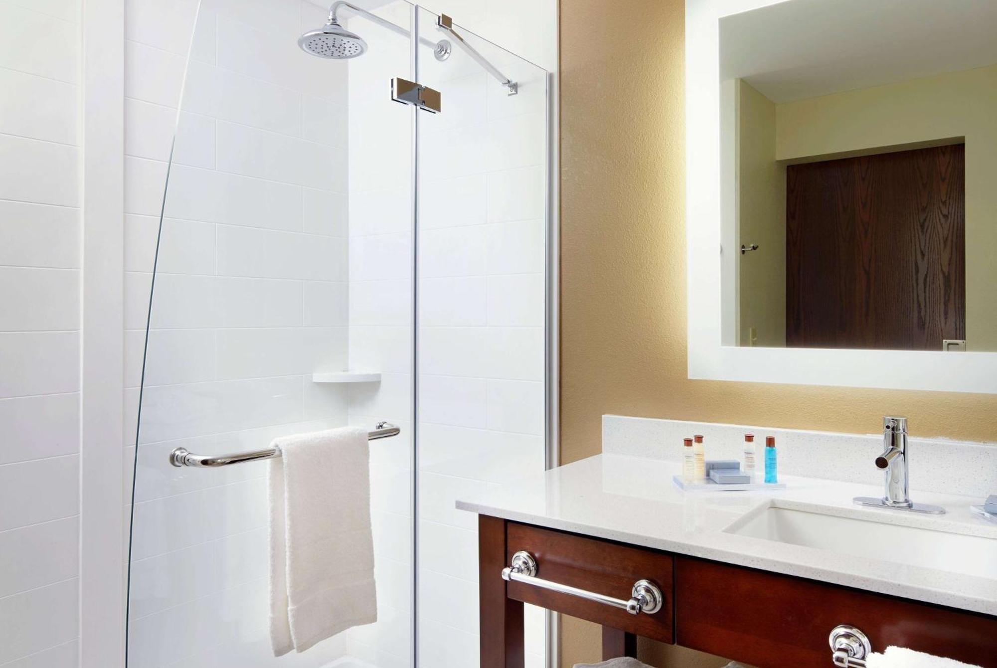 Hawthorn Suites By Wyndham Wheeling At The Highlands Triadelphia Ngoại thất bức ảnh